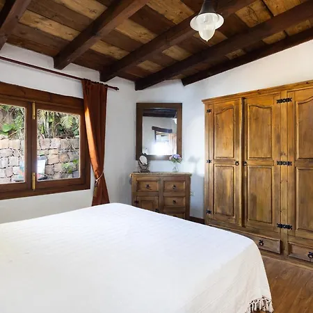 Home2book Charming Nature Casa Aurora * 로스 레알레호스